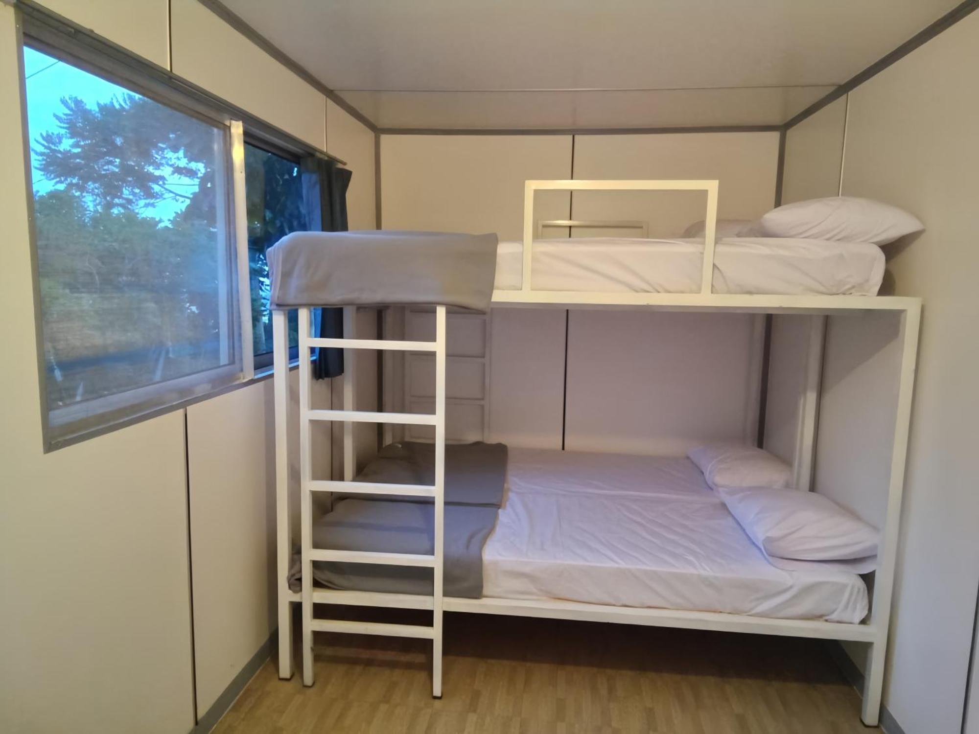 Hotel Bukit Pinus Tegalharendong Екстериор снимка